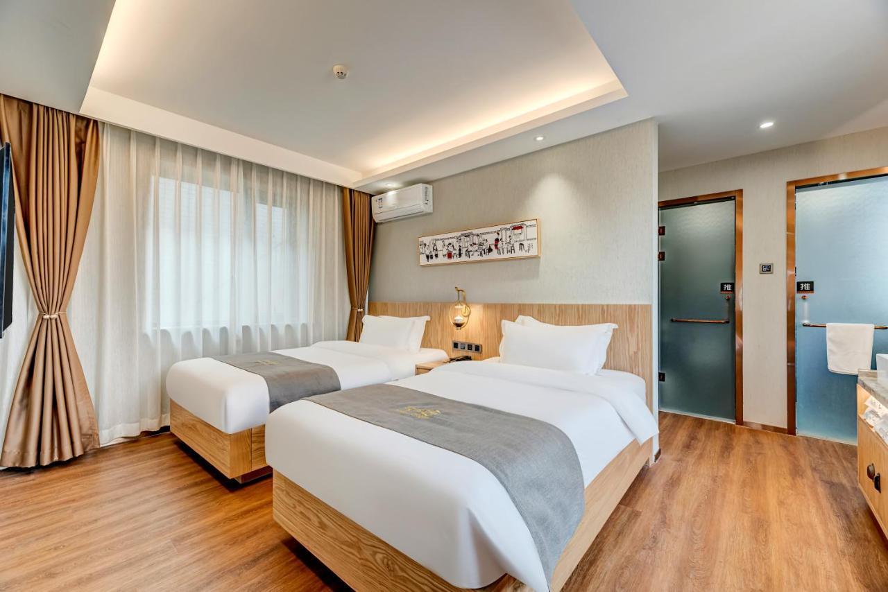 Happy Dragon City Culture Hotel -In The City Center With Ticket Service&Food Recommendation,Near Tian'Anmen Forbidden City,Wangfujing Walking Street,Easy To Get Any Tour Sights In بكين المظهر الخارجي الصورة